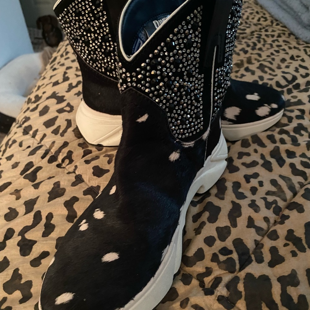 Dingo boots size 9m
